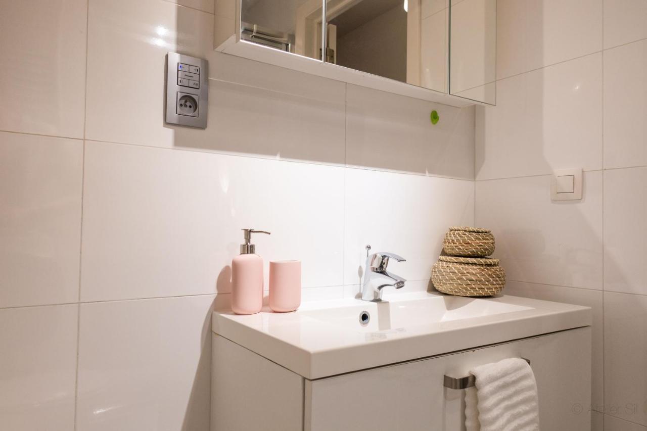 Oneluxstay Antwerp City Centre エクステリア 写真